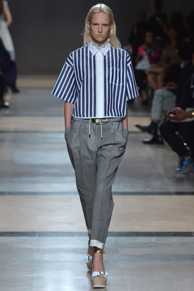 Look 18